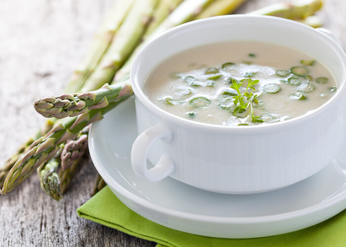 Parmesanlı Kuşkonmaz Çorbası Tarifi 42 Kuskonmaz corbasi 1 1